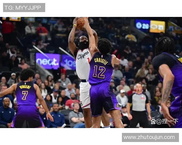 2020湖人快船季前赛精彩对决回顾与分析展望未来发展